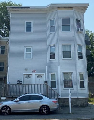 99 Swan St, Methuen MA  01844-5324 exterior