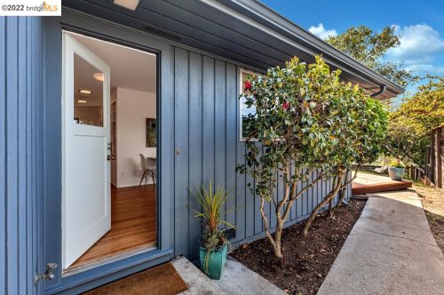 1 Avenida Dr, Berkeley CA 94708-2146 exterior