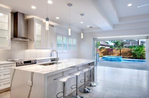 711 102 Ave, Naples FL 34108-3216 exterior