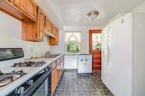 127 Richland Dr, Pittsburgh PA 15235-4413 exterior