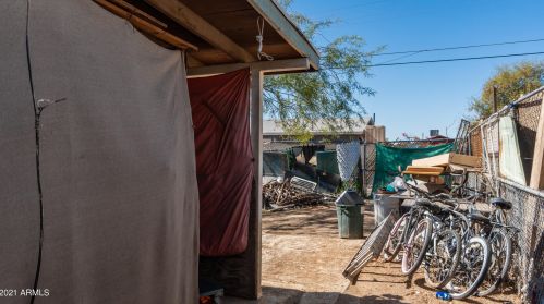 2040 40 Dr, Phoenix AZ 85051-3609 exterior