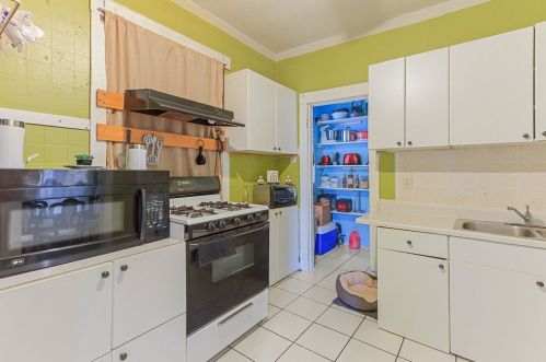 6328 Mozart St, Chicago IL 60659-1521 exterior