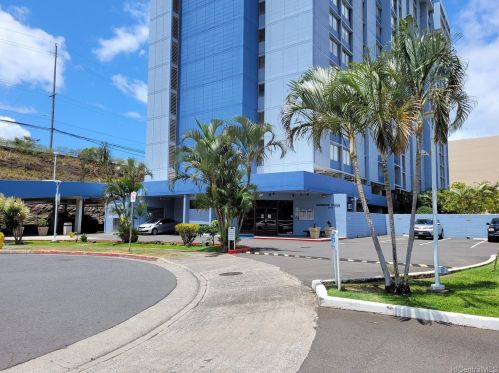 3045 Ala Napuaa Pl, Honolulu HI  96818-2792 exterior