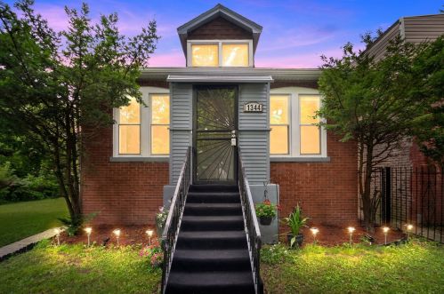 1344 112 St, Chicago IL 60617-7027 exterior