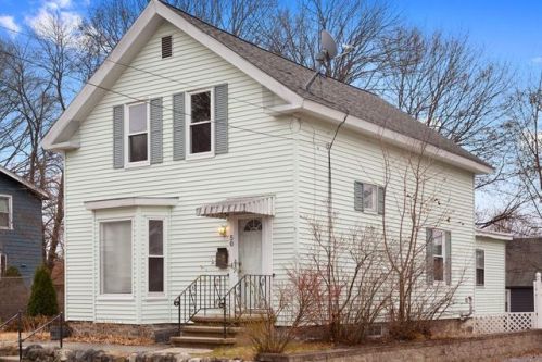 50 Arnold St, Methuen, MA 01844-3627