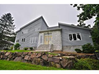 28 Kiwanis Dr, Wayne NJ  07470-4150 exterior