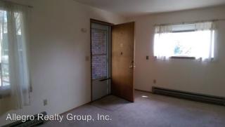 8257 Corliss Ave, Seattle WA  98103-4524 exterior