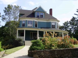 42 Grove St, Newton, MA 02466-2337