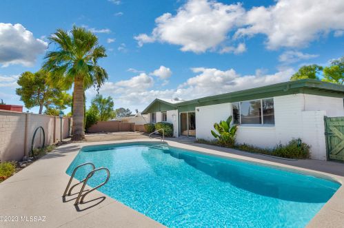 1401 Brown Ave, Tucson AZ 85710-3174 exterior