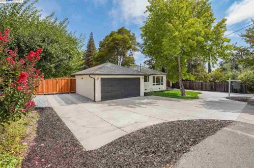 1867 Pleasant Hill Rd, Concord CA  94523-4040 exterior