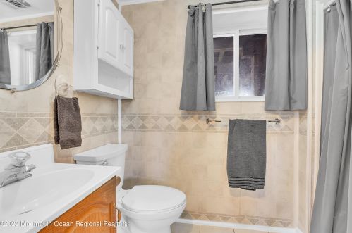 17 Dogwood Dr, Jackson Twp NJ 08527-1342 exterior