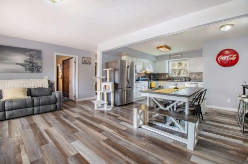 29100 Downey St, Dowagiac, MI 49047-8755