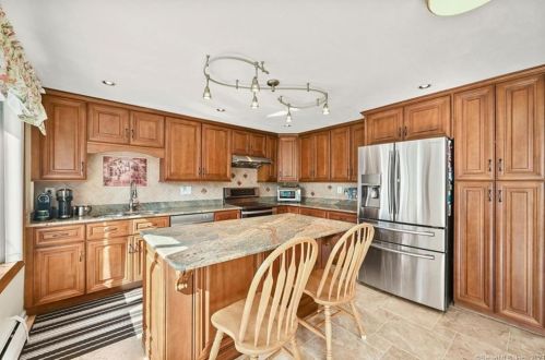 130 Mtn Rd, Seymour CT 06483-2039 exterior