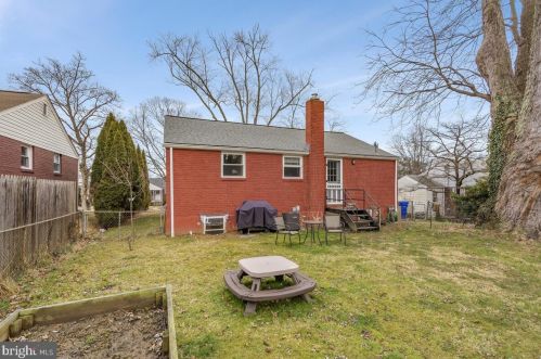 13008 Evanston St, Rockville MD 20853-3027 exterior