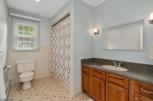 14 Stonehedge Ter, Sparta NJ 07871-1309 exterior