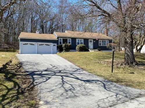 124 Cavo Dr, Poughkeepsie NY  12603-2606 exterior