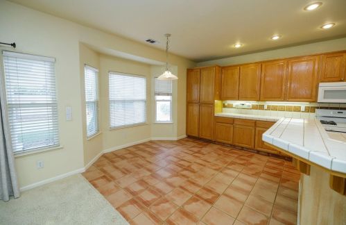 3987 Sterling Oaks Dr, Turlock CA 95382-8802 exterior