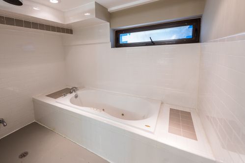 5225 Kimbark Ave, Chicago IL  60615-4009 exterior