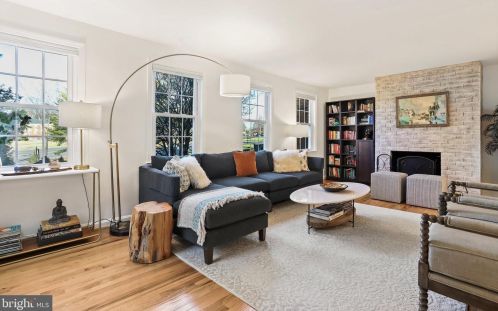 16 Abingdon St, Arlington VA  22204-1329 exterior