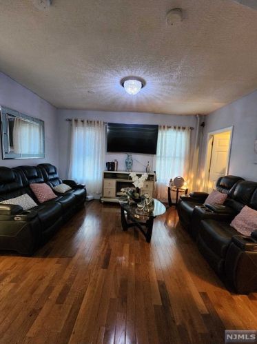 626 Madison Ave, Paterson NJ  07514-2820 exterior