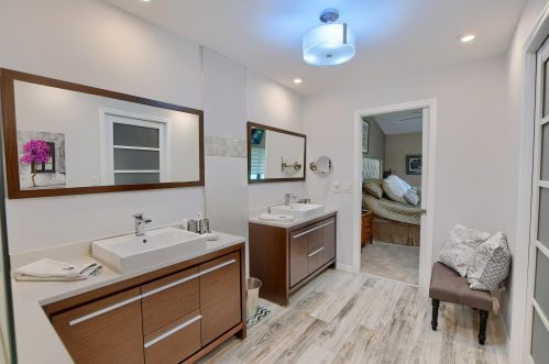 5670 Kiowa Cir, Boynton Beach FL 33437-1901 exterior