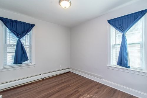 13 Ashwood St, Worcester MA 01604-3831 exterior