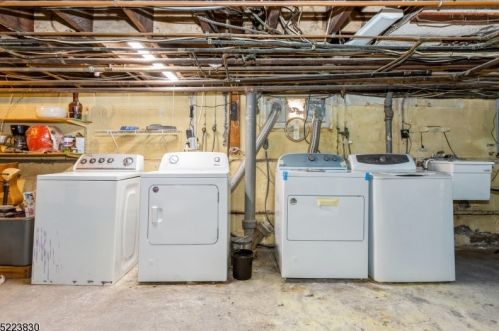 10 Walnut Pkwy, Montclair NJ 07042-4938 exterior