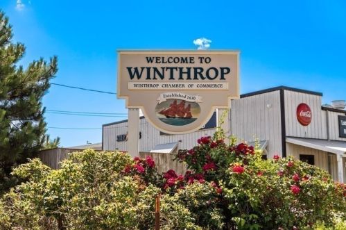 529 Pleasant St, Winthrop MA  02152-2756 exterior