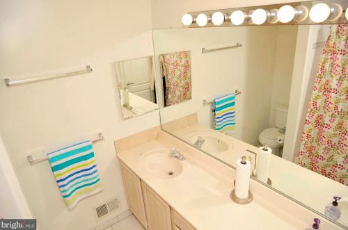 9 Lavender Dr, Princeton NJ 08540-9448 exterior