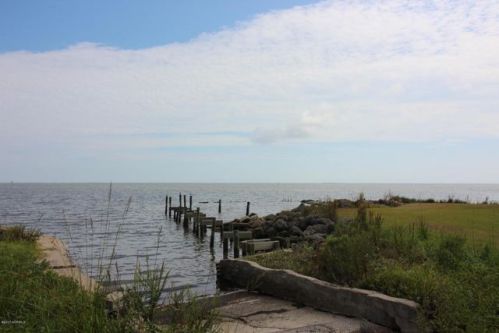 156 Corbett Davis Rd, Davis, NC 28524-7019