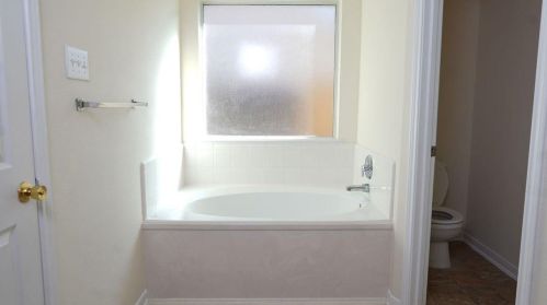 17315 Quiet Grv Ln, Humble TX 77346-4493 exterior