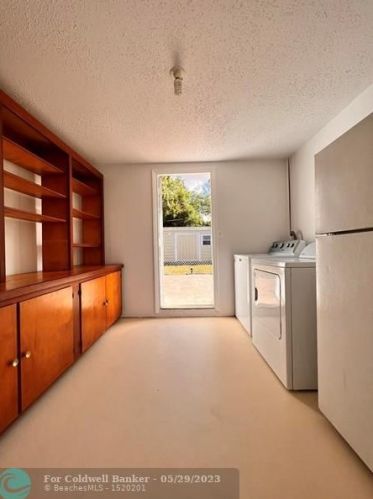 124 Lobster Rd, Fort Pierce FL  34983-1718 exterior