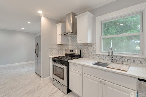 6 Kim Ct, Old Bridge NJ 08857-3405 exterior