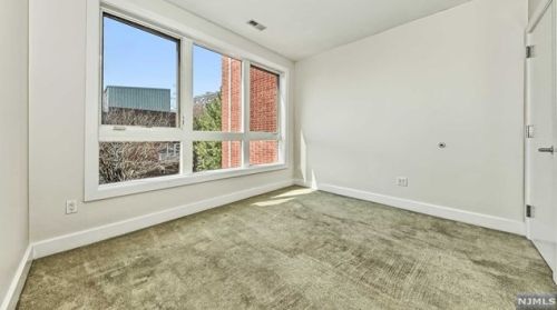 2 Vela Way, Edgewater NJ 07020-1564 exterior