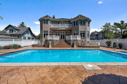 184 South St, Elmhurst IL  60126-4000 exterior