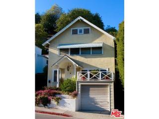 6905 Camrose Dr, Los Angeles, CA 90068-3110