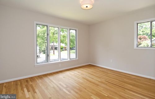 2879 Glenora Ln, Rockville MD 20850-3055 exterior