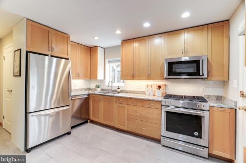 109 Raymond Ave, Alexandria VA 22301-1139 exterior