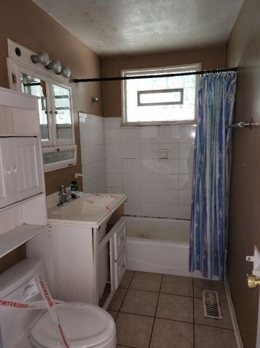 2032 15 Ave, Broadview IL 60155-3008 exterior