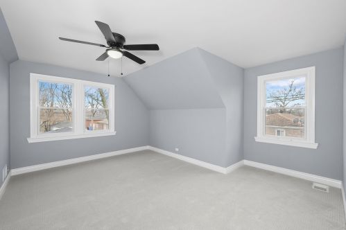 8247 Oglesby Ave, Chicago IL  60617-1927 exterior