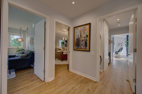 925 Bay Point Rd, Milwaukee WI  53217-1355 exterior