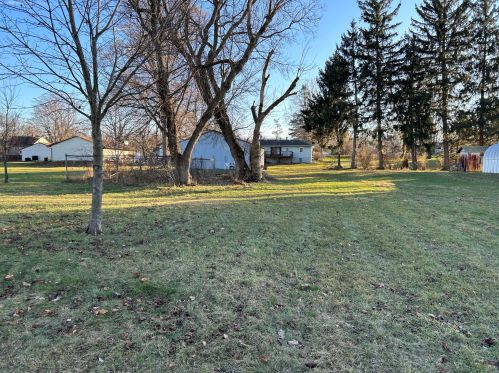 7313 Red Arrow Hwy, Watervliet MI 49098-8553 exterior