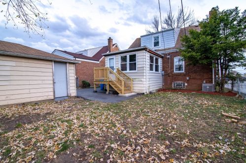 3926 104th St, Chicago IL 60628-2511 exterior