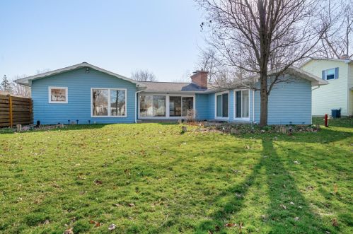 7026 Green Forest Dr, Kalamazoo, MI 49024-4217