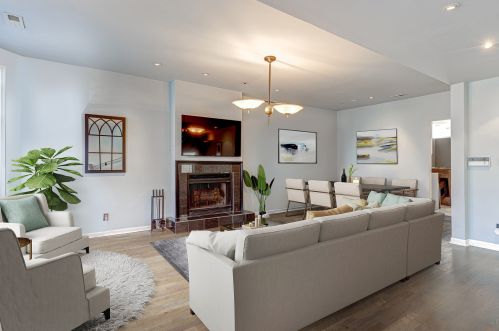 2743 Greenview Ave, Chicago IL 60657-4007 exterior