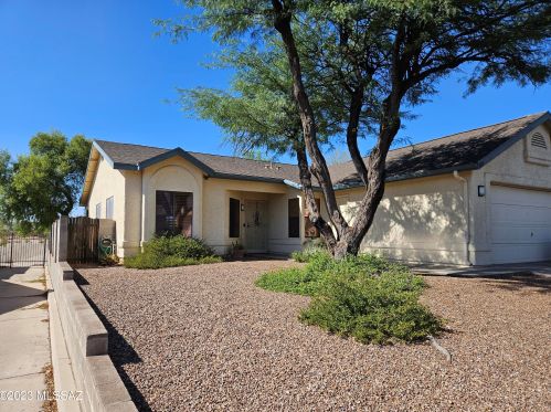 4974 Didion Dr, Tucson, AZ 85742-8863