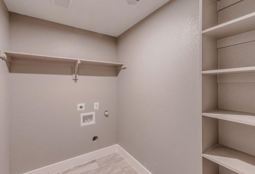 2719 Carpenter Ave, Dallas TX 75210-1705 exterior