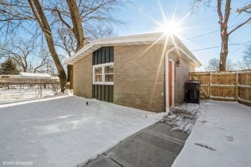 1315 89 St, Chicago IL 60617-3815 exterior