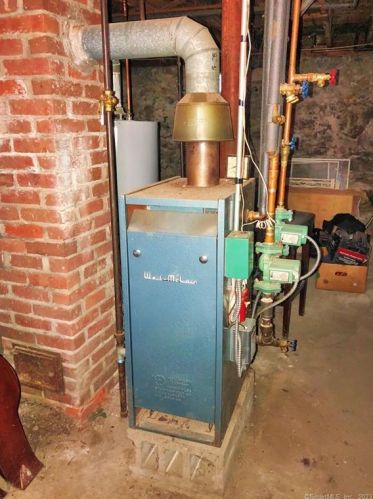 59 Berry St, Torrington CT 06790-4801 exterior