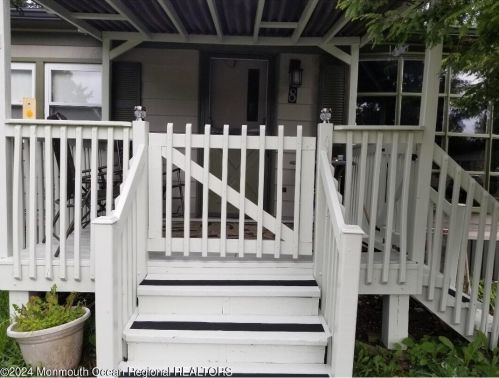 8 Eagle Rd, Jackson Twp, NJ 08527-3528